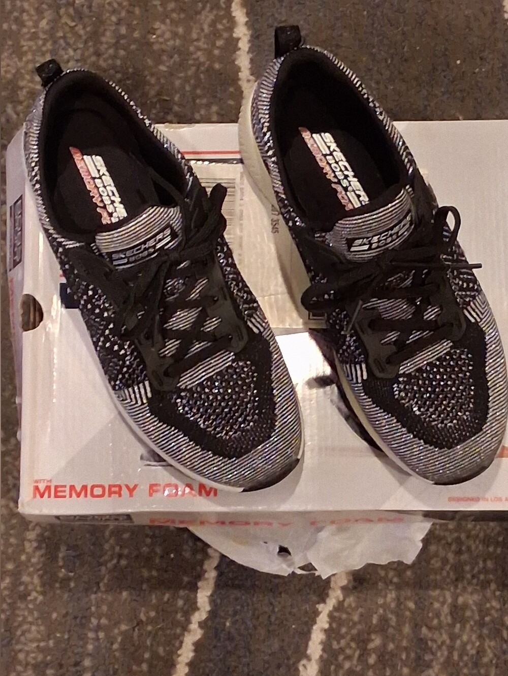 Skechers Women’s Black & Sparkly Silver Lace-Up Memory Foam Sneaker Size 9